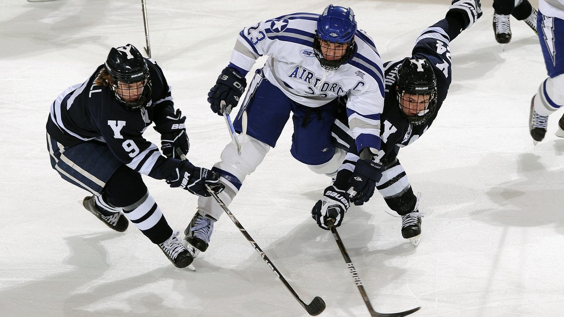 拜仁锋线新星崭露头角，未来已成焦点，拜仁阵型2021