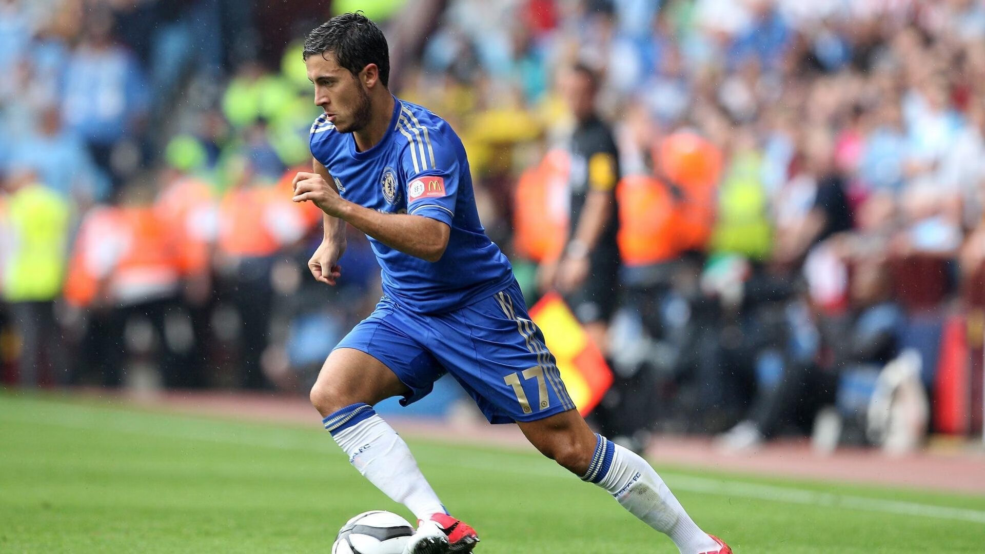 开云综合服务-法甲关键战，球迷讨论热烈，法甲集锦